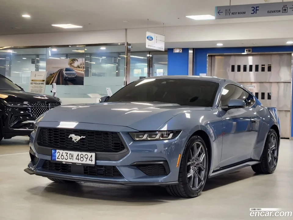 Ford Mustang 2.3 2024 — photo 1, buy with delivery to Moscow