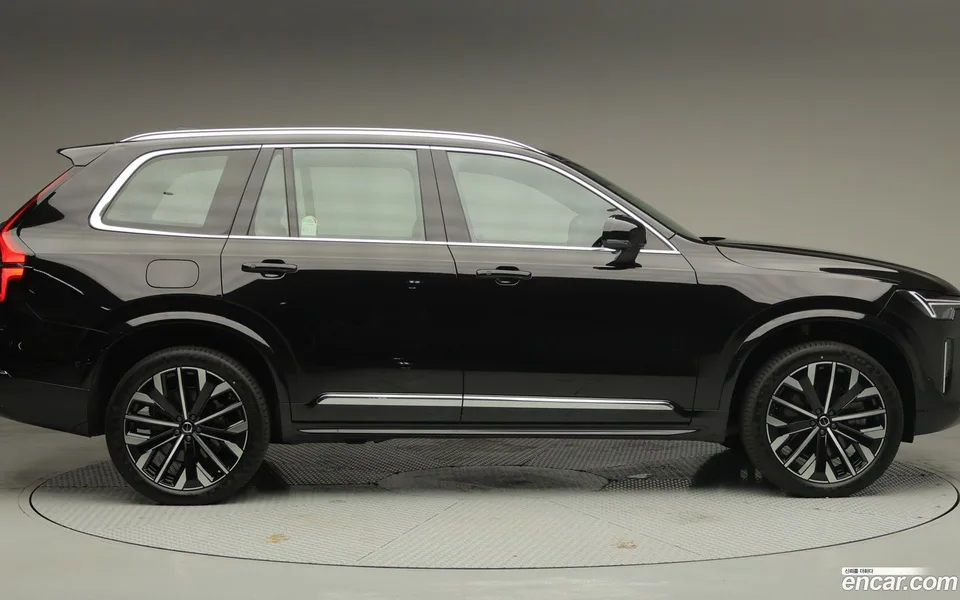 Volvo XC90 T8 2026 — thumbnail 3