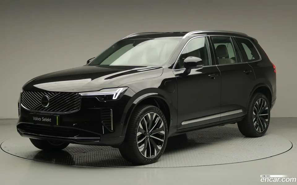 Volvo XC90 T8 2026 — photo 1, buy with delivery to Moscow