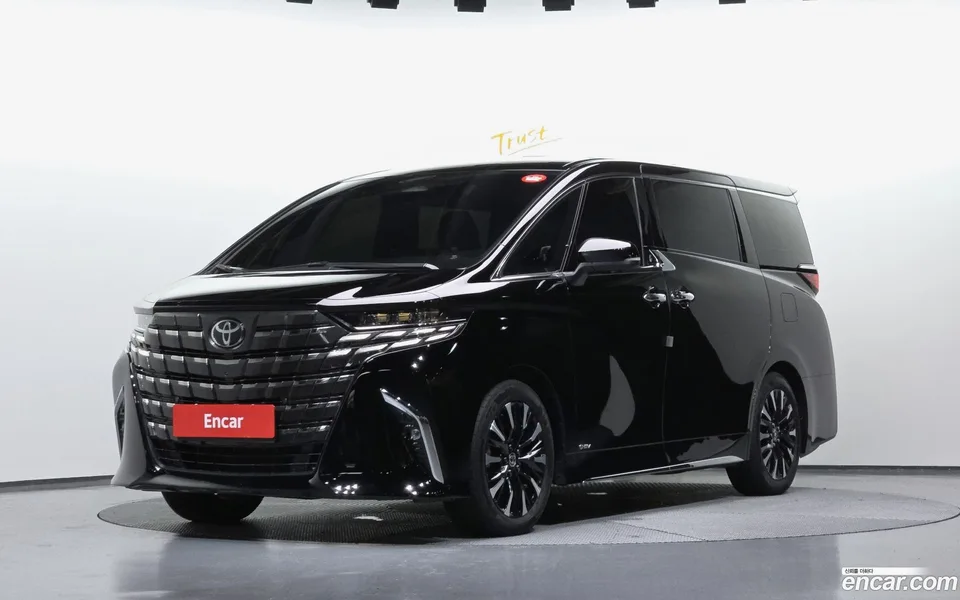 Toyota Alphard 2.5 HEV AWD 2025 — photo 1, buy with delivery to Moscow