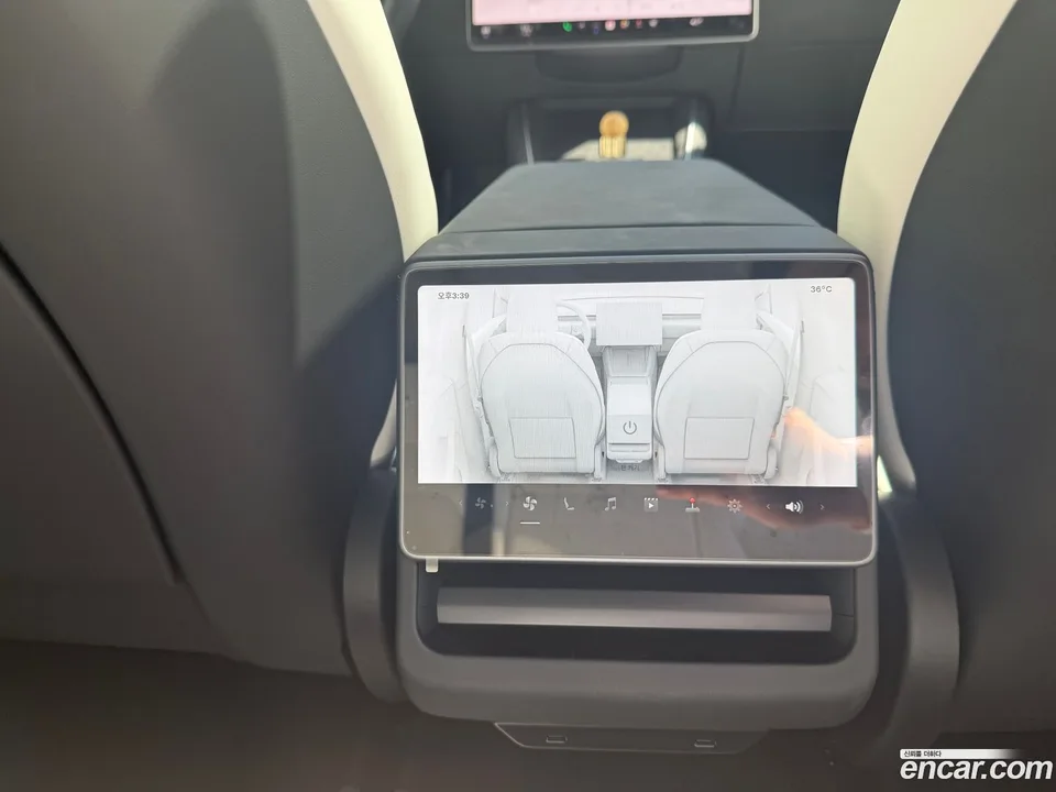 Tesla Model Y AWD 2025 — thumbnail 5