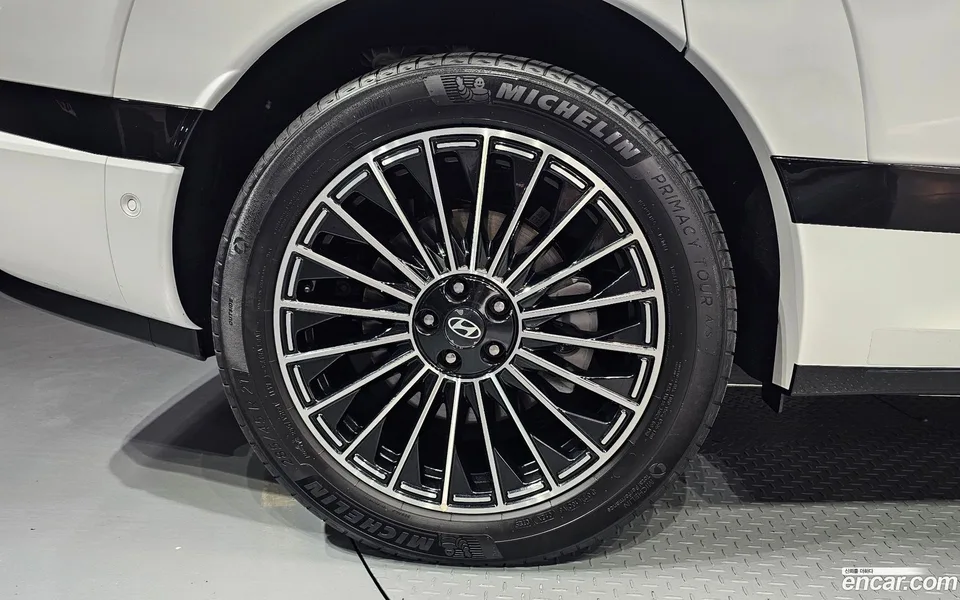 Hyundai Ioniq 9 AWD 2025 — thumbnail 2