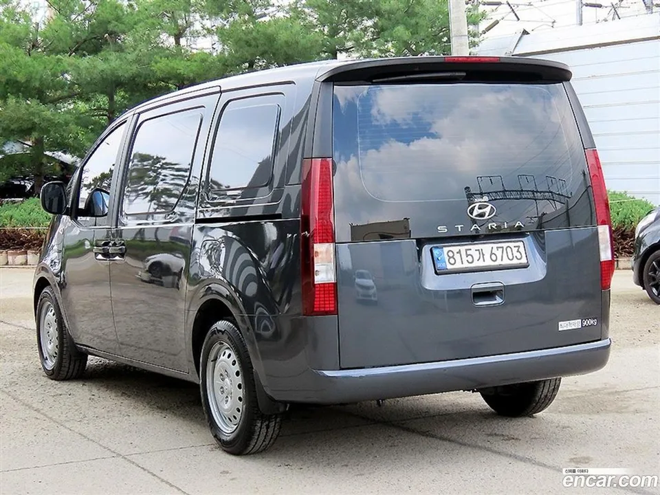 Hyundai Staria 3 2023 — thumbnail 3