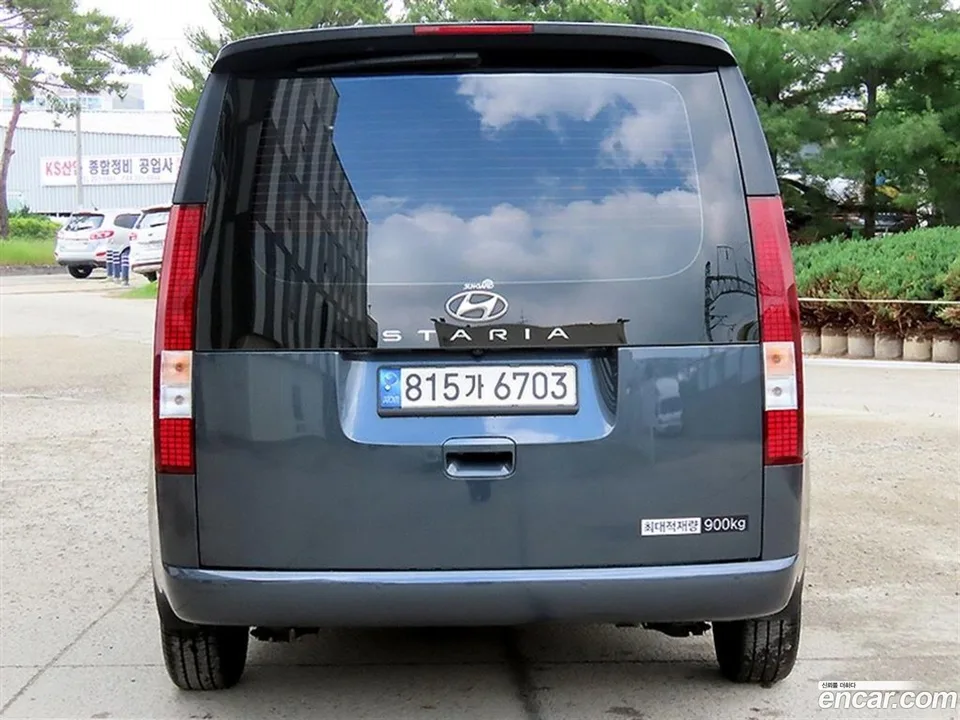 Hyundai Staria 3 2023 — thumbnail 4