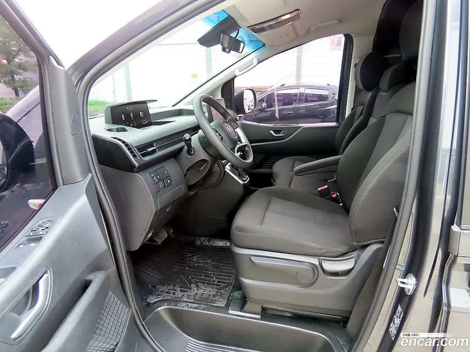Hyundai Staria 3 2023 — thumbnail 5