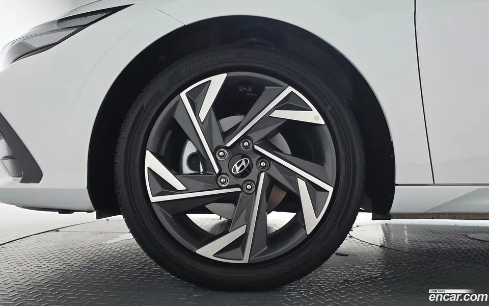 Hyundai Avante CN7 1.6 2026 — thumbnail 2