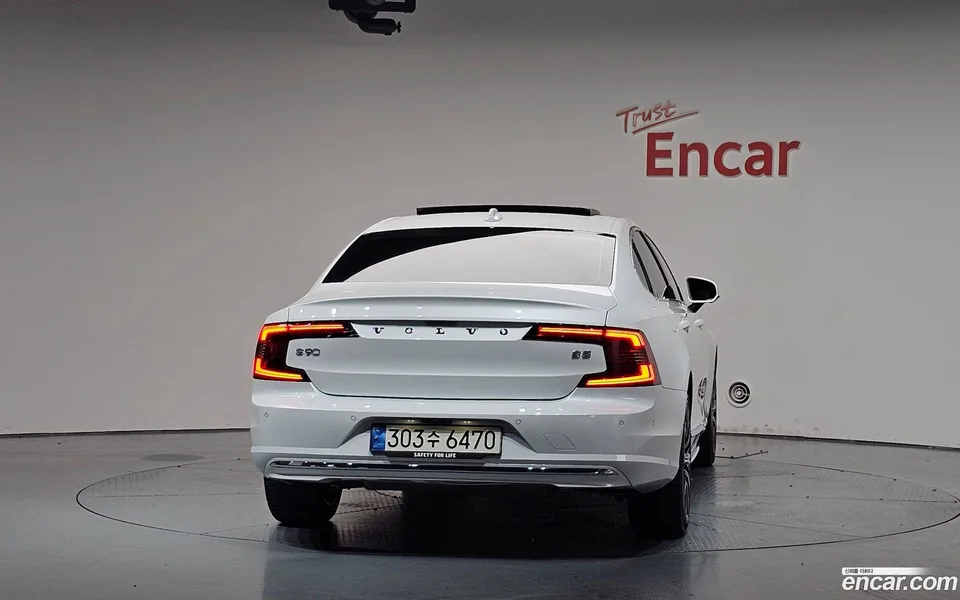 Volvo S90 B5 2023 — thumbnail 4