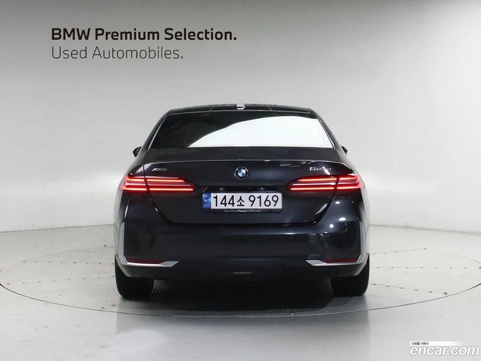 BMW 5 Series 523d 2023 — thumbnail 3