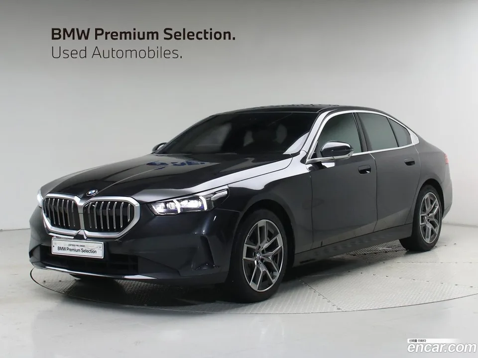 BMW 5 Series 523d 2023 — photo 1, buy with delivery to Moscow