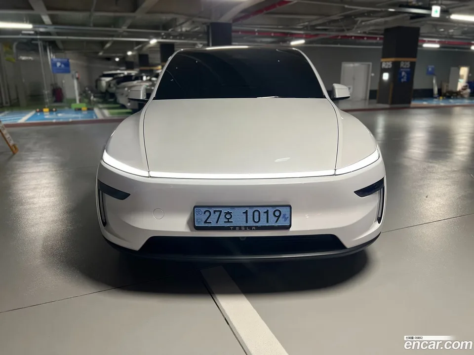 Tesla Model Y RWD 2026 — thumbnail 3