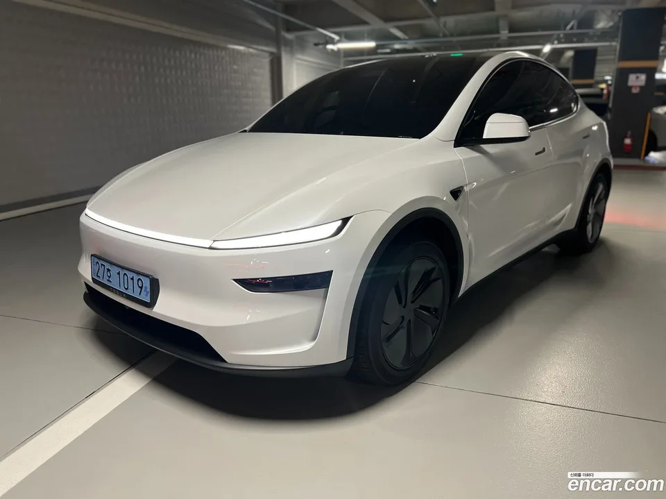 Tesla Model Y RWD 2026 — photo 1, buy with delivery to Moscow
