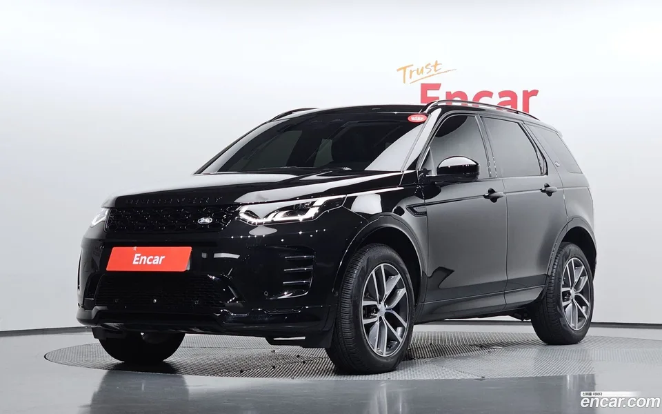 Land Rover Discovery Sport P250 SE 2024 — photo 1, buy with delivery to Moscow