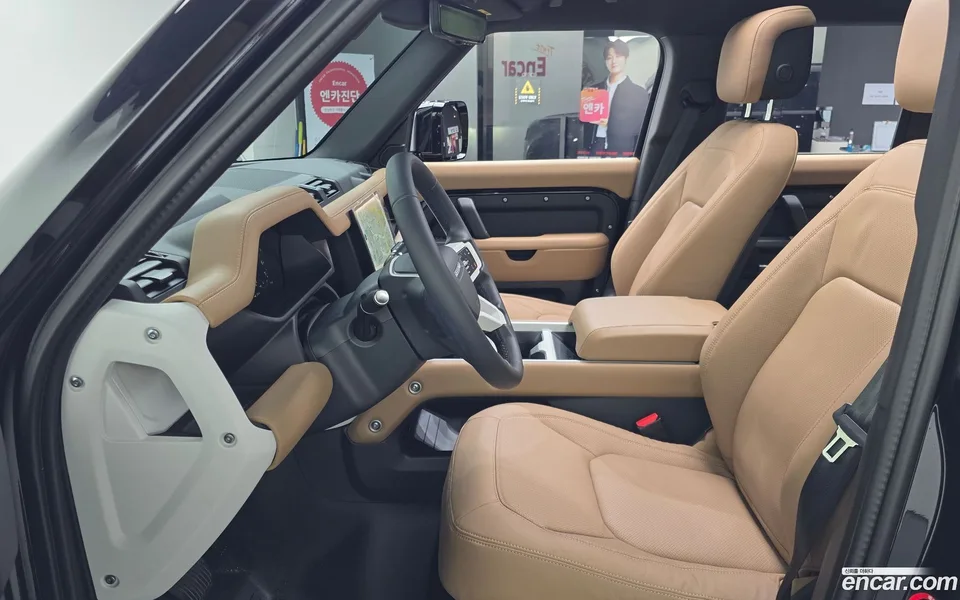 Land Rover Defender 110 P300 X- SE 2025 — thumbnail 3