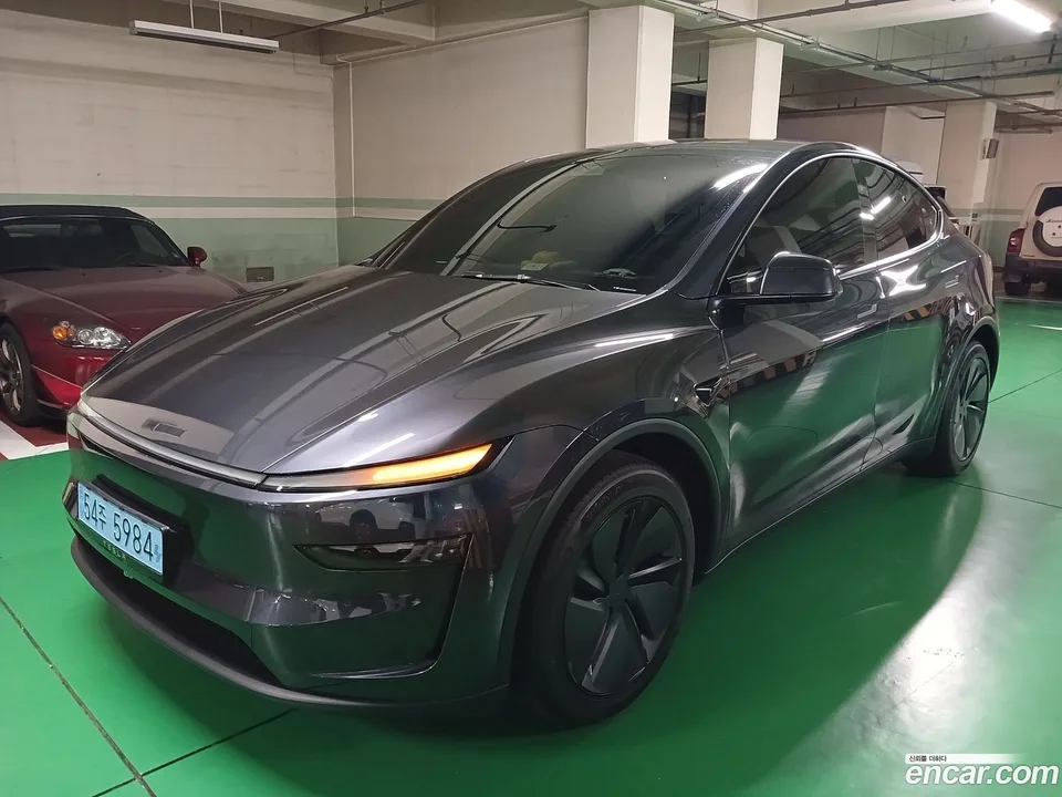 Tesla Model Y RWD 2026 — thumbnail 3