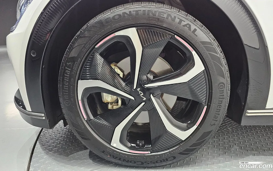 Kia EV6 2023 — thumbnail 2