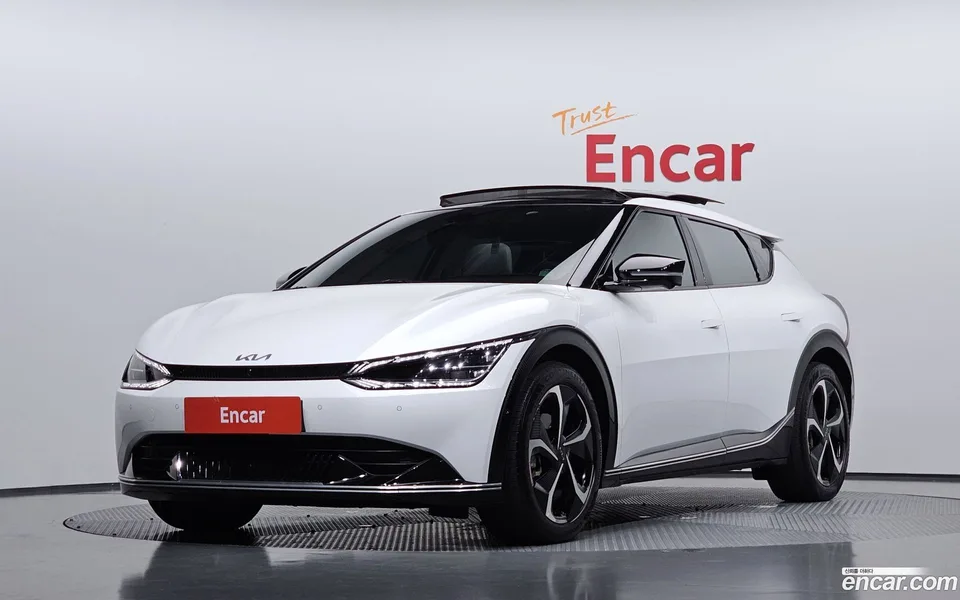 Kia EV6 2023 — photo 1, buy with delivery to Moscow