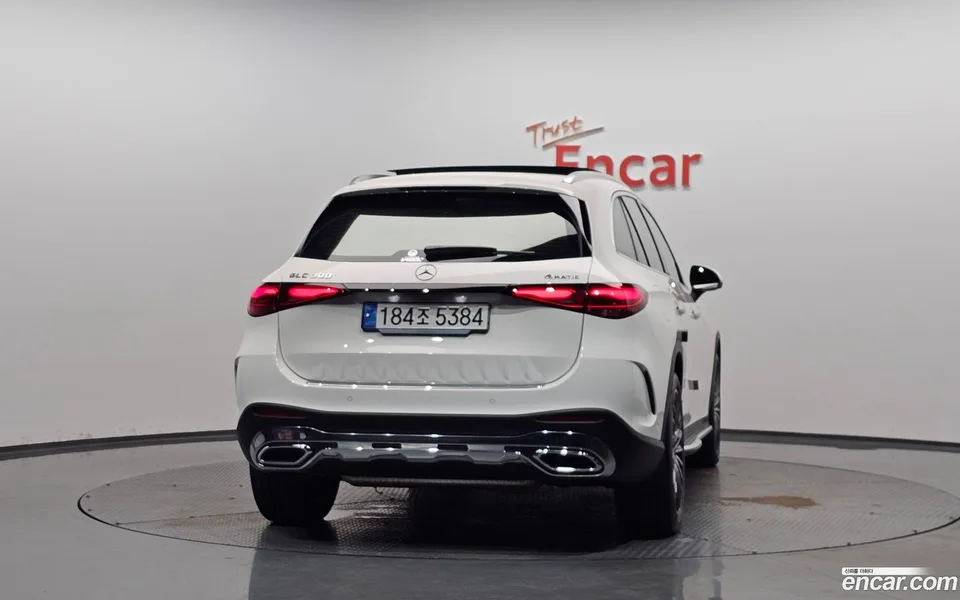 Mercedes-Benz GLC-Class GLC300 4MATIC AMG Line 2024 — thumbnail 4