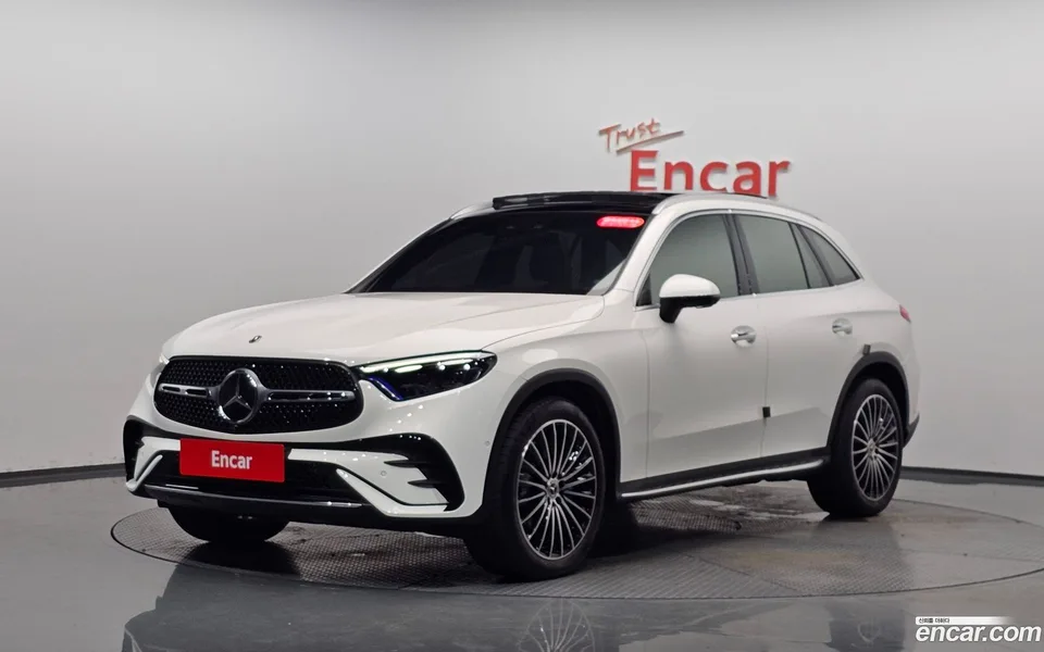 Mercedes-Benz GLC-Class GLC300 4MATIC AMG Line 2024 — photo 1, buy with delivery to Moscow