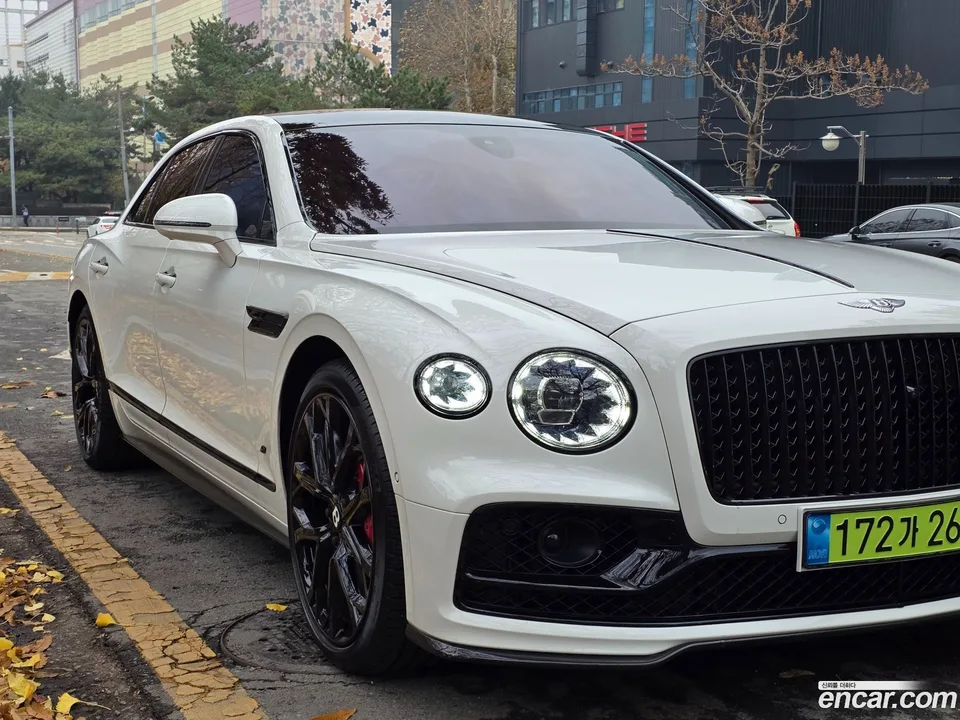 Bentley Flying Spur 4.0 S 2023 — thumbnail 3