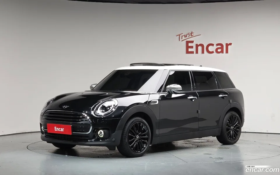 MINI Cooper Clubman 2023 — photo 1, buy with delivery to Moscow