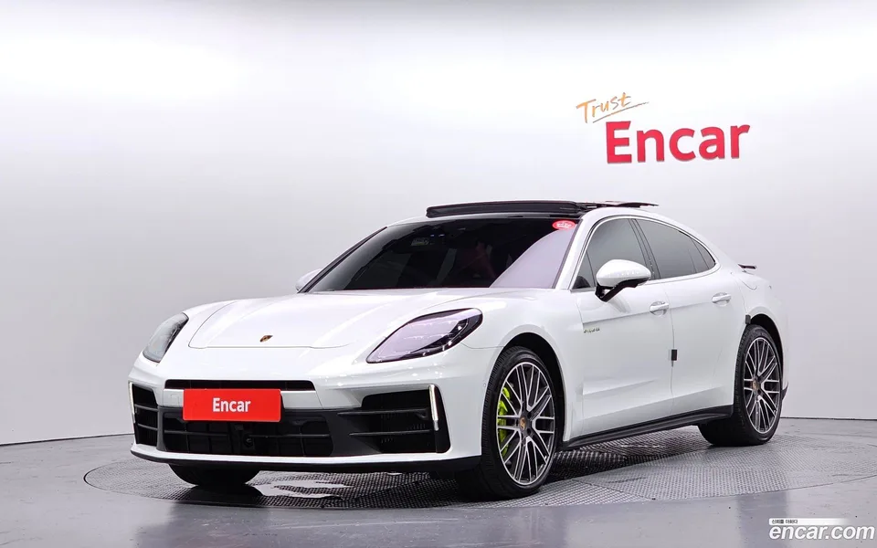 Porsche Panamera (976) 2.9 AWD E- 2025 — photo 1, buy with delivery to Moscow