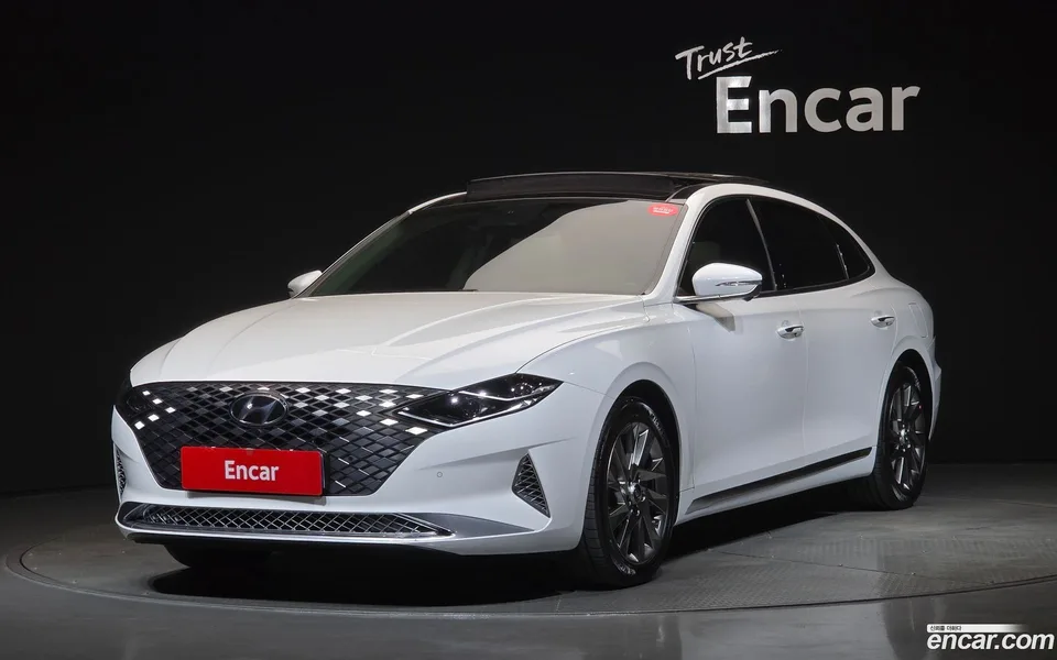 Hyundai Grandeur IG Hybrid 2022 — фото 1, купить с доставкой в Москву