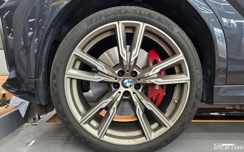 BMW X6 M50i 2022 — thumbnail 2