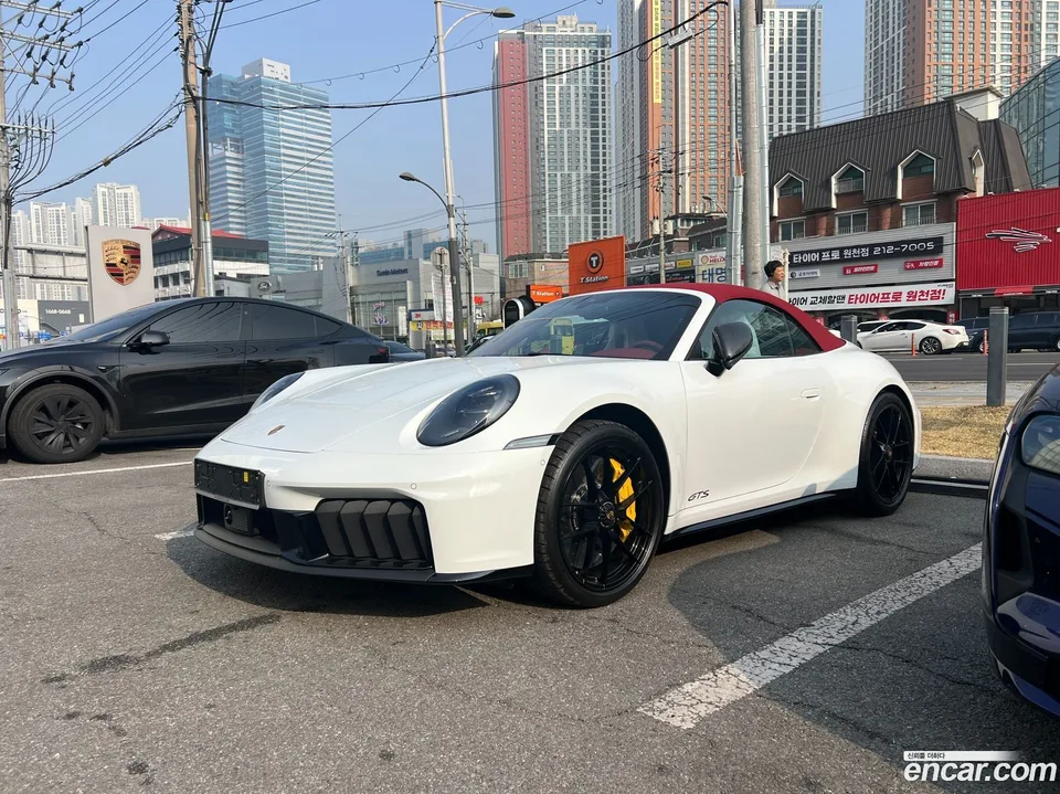 Porsche 911 (992) GTS 2026 — thumbnail 3