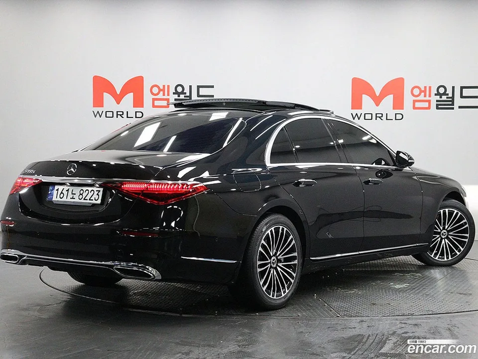 Mercedes-Benz S-Class S350 d 2023 — thumbnail 4