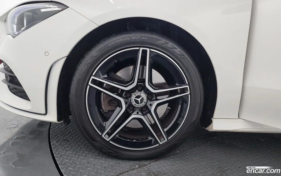 Mercedes-Benz CLA-Class CLA250 4MATIC 2023 — thumbnail 2