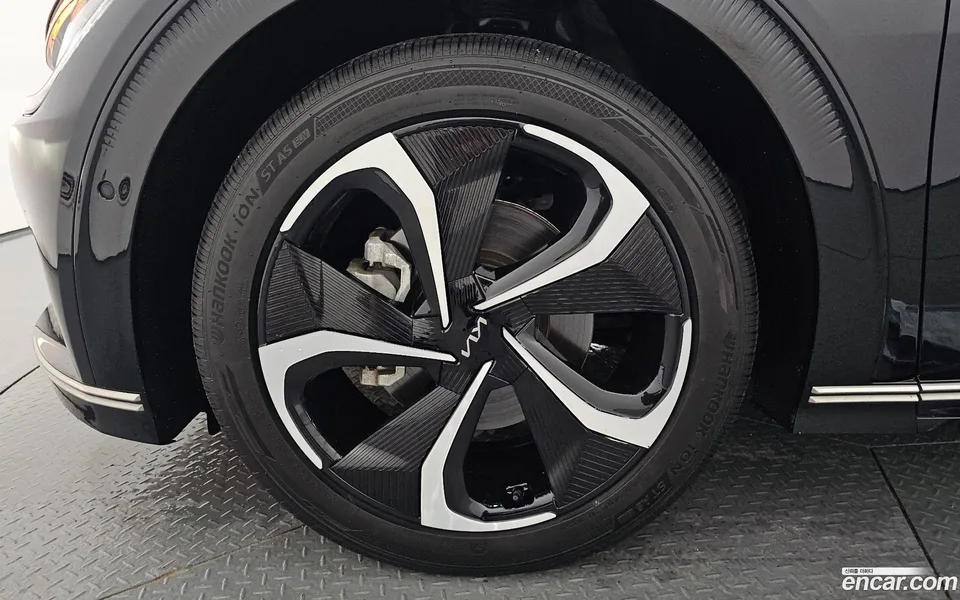 Kia EV6 2023 — thumbnail 2