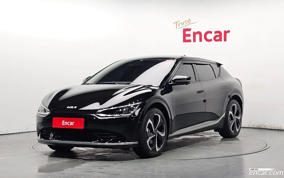 Kia EV6 2023 — photo 1, buy with delivery to Moscow