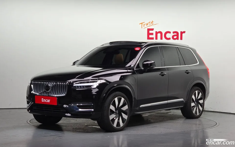 Volvo XC90 T8 2024 — photo 1, buy with delivery to Moscow