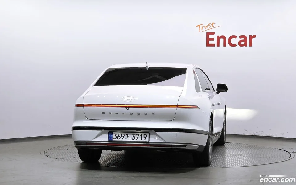 Hyundai Grandeur Hybrid 2023 — thumbnail 4