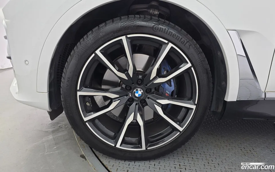 BMW X7 xDrive 40i M 6 2022 — thumbnail 2