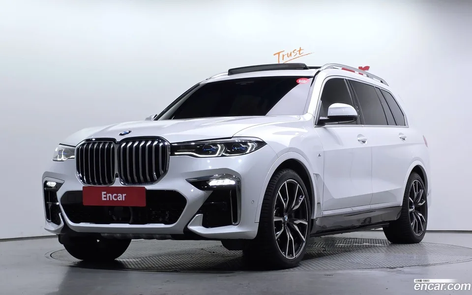 BMW X7 xDrive 40i M 6 2022 — photo 1, buy with delivery to Moscow
