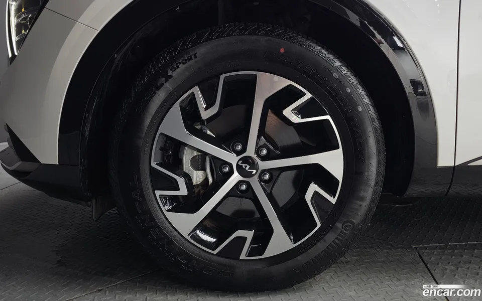 Kia Sportage Hybrid 2WD 2023 — thumbnail 2