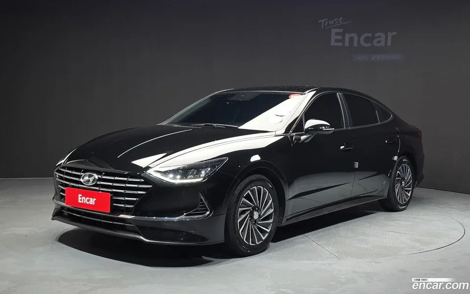 Hyundai Sonata Hybrid 2022 — photo 1, buy with delivery to Moscow