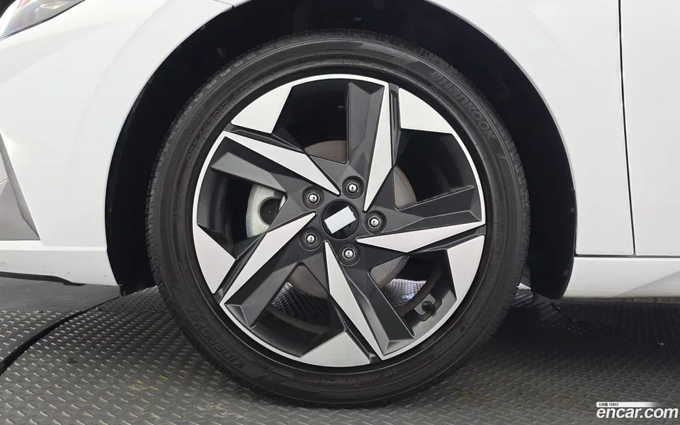 Hyundai Avante 1.6 2023 — thumbnail 2