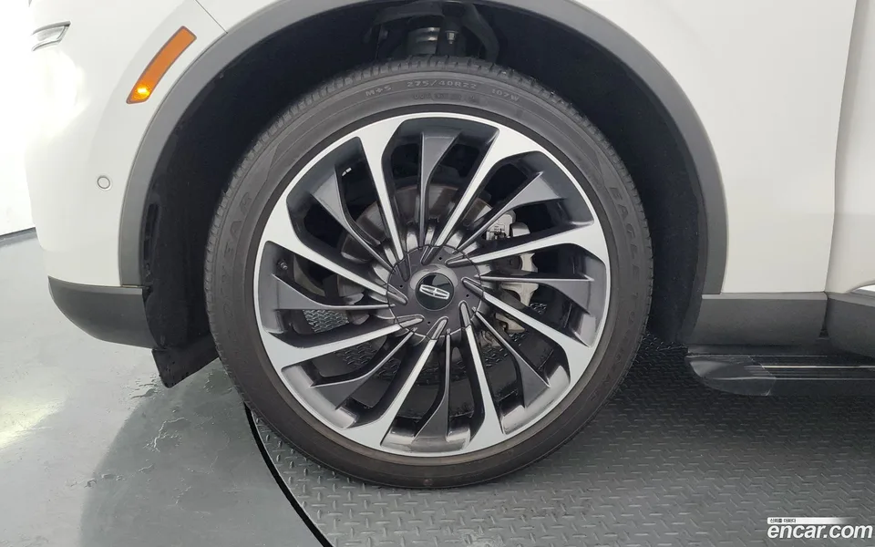 Lincoln Aviator 3.0 AWD 2023 — thumbnail 2