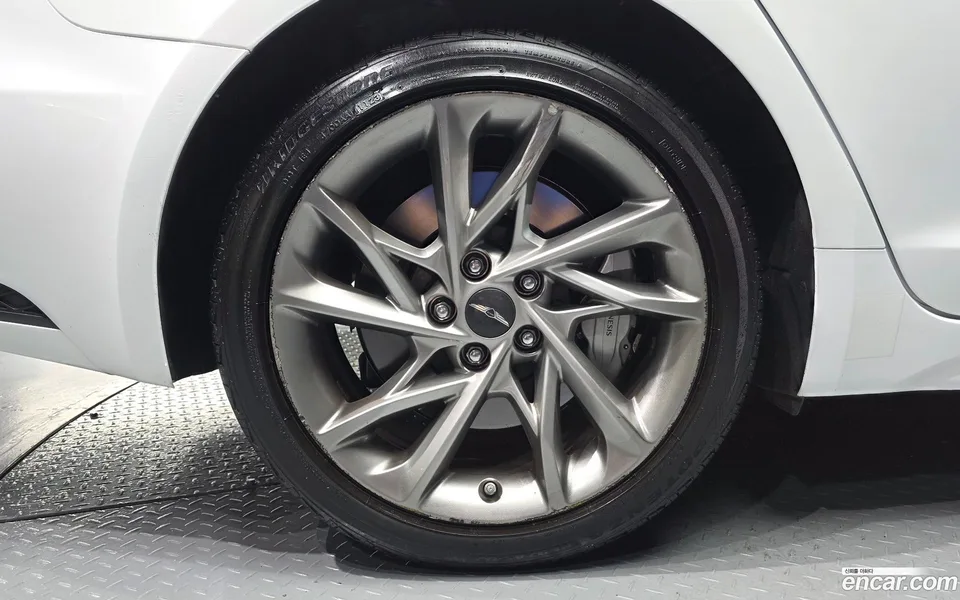 Genesis G70 2.5T 4WD 2023 — миниатюра 2