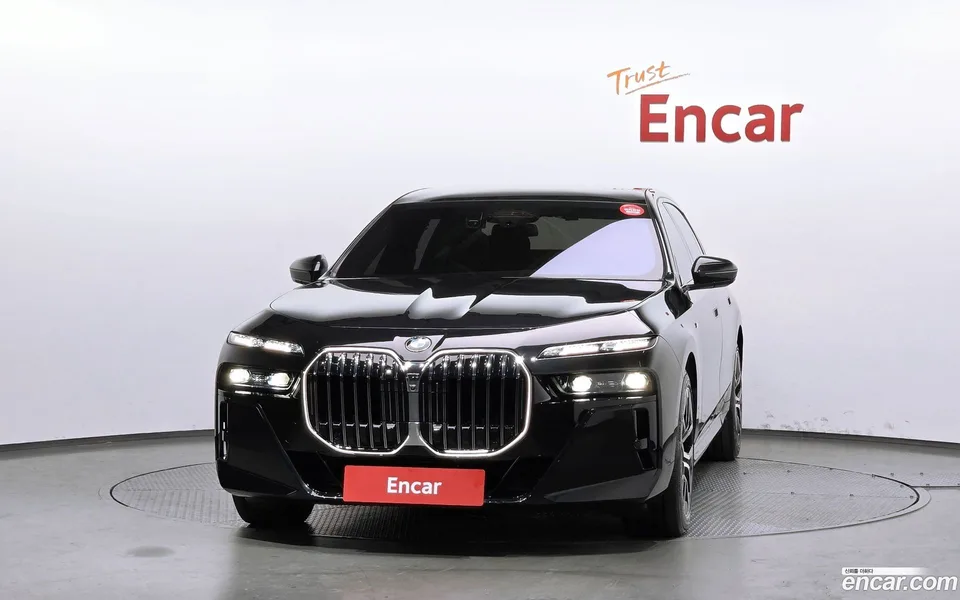BMW 7 Series 740i xDrive M 2024 — thumbnail 3