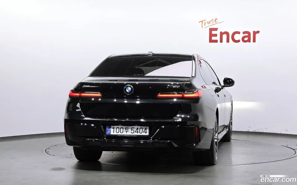 BMW 7 Series 740i xDrive M 2024 — thumbnail 4