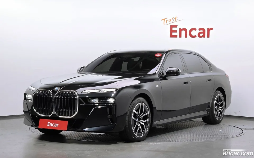 BMW 7 Series 740i xDrive M 2024 — photo 1, buy with delivery to Moscow