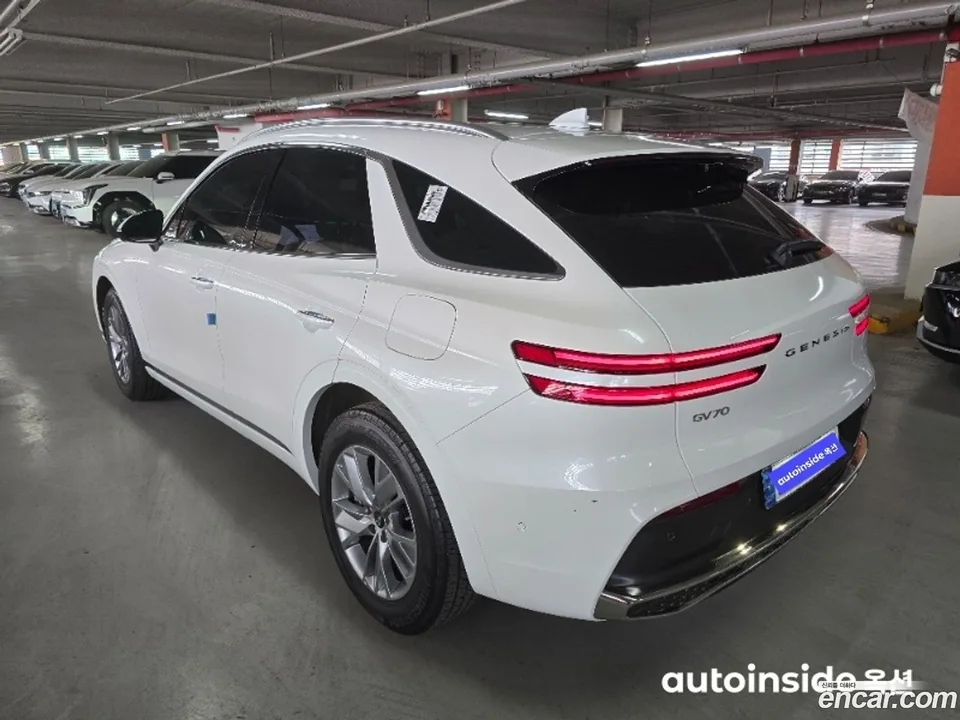 Genesis GV70 2.5T 2WD 2025 — thumbnail 4