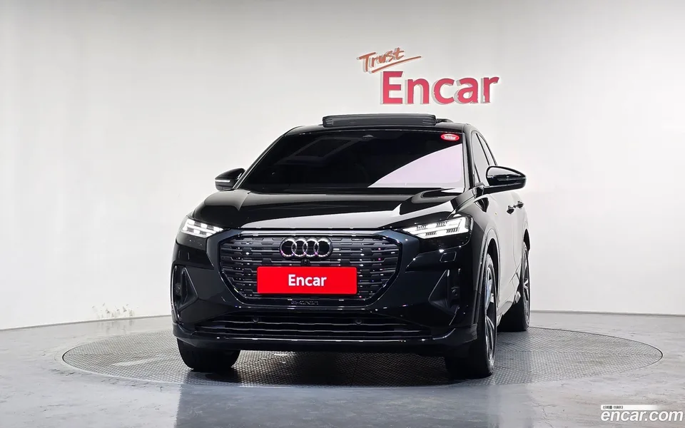 Audi Q4 e-tron 40 2023 — thumbnail 3