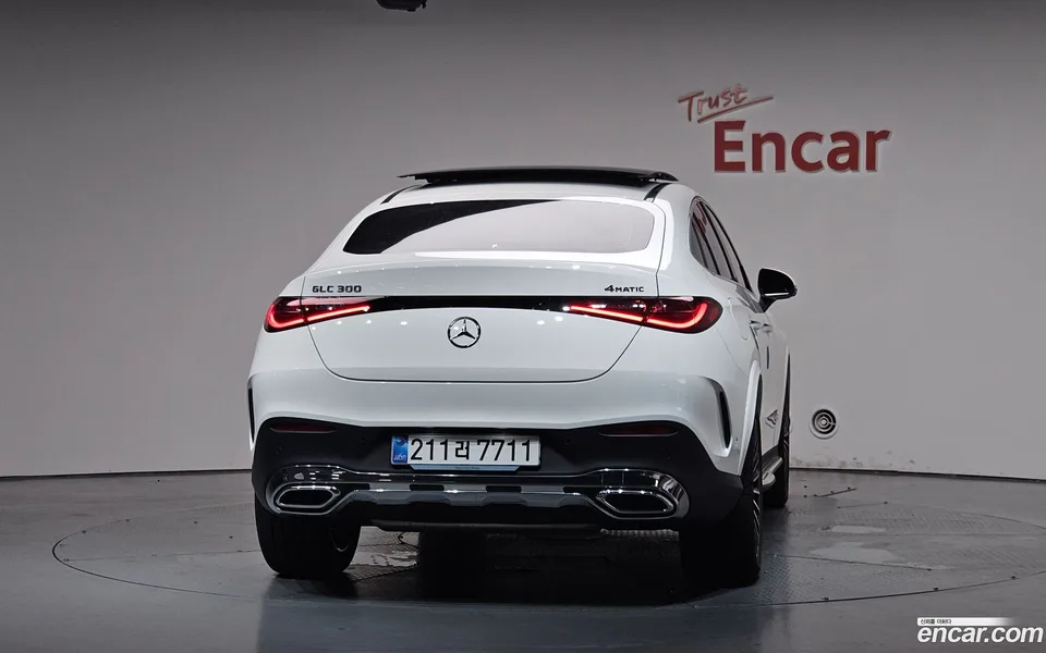 Mercedes-Benz GLC-Class GLC300 4MATIC 2025 — thumbnail 4