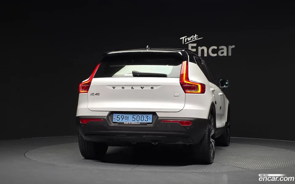 Volvo XC40 Recharge 2022 — thumbnail 4
