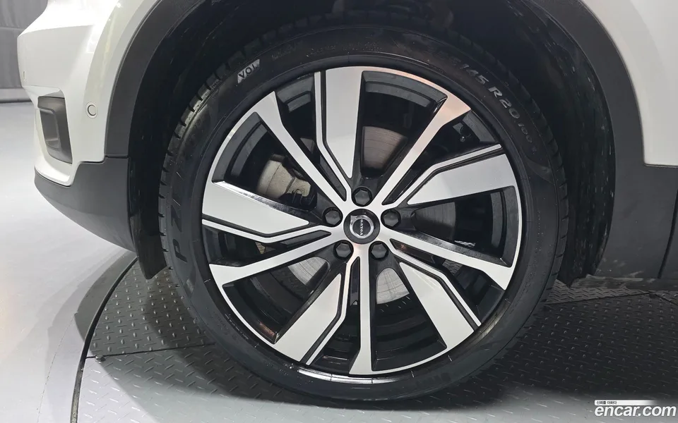 Volvo XC40 Recharge 2022 — thumbnail 5