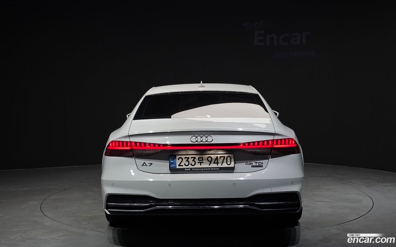 Audi A7 (4K) 2022 — 4